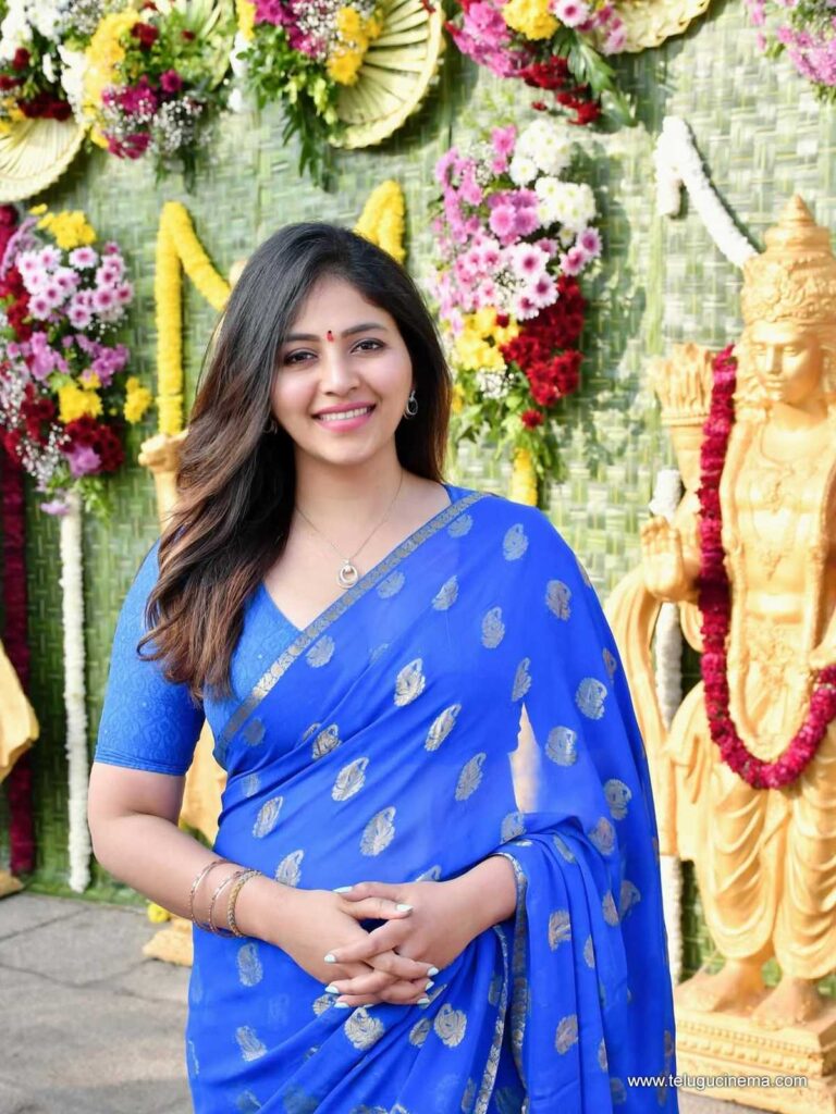 Hello 2026: Anjali welcomes the New Year
