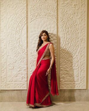 Mrunal Thakur’s Desi Style Wins Hearts