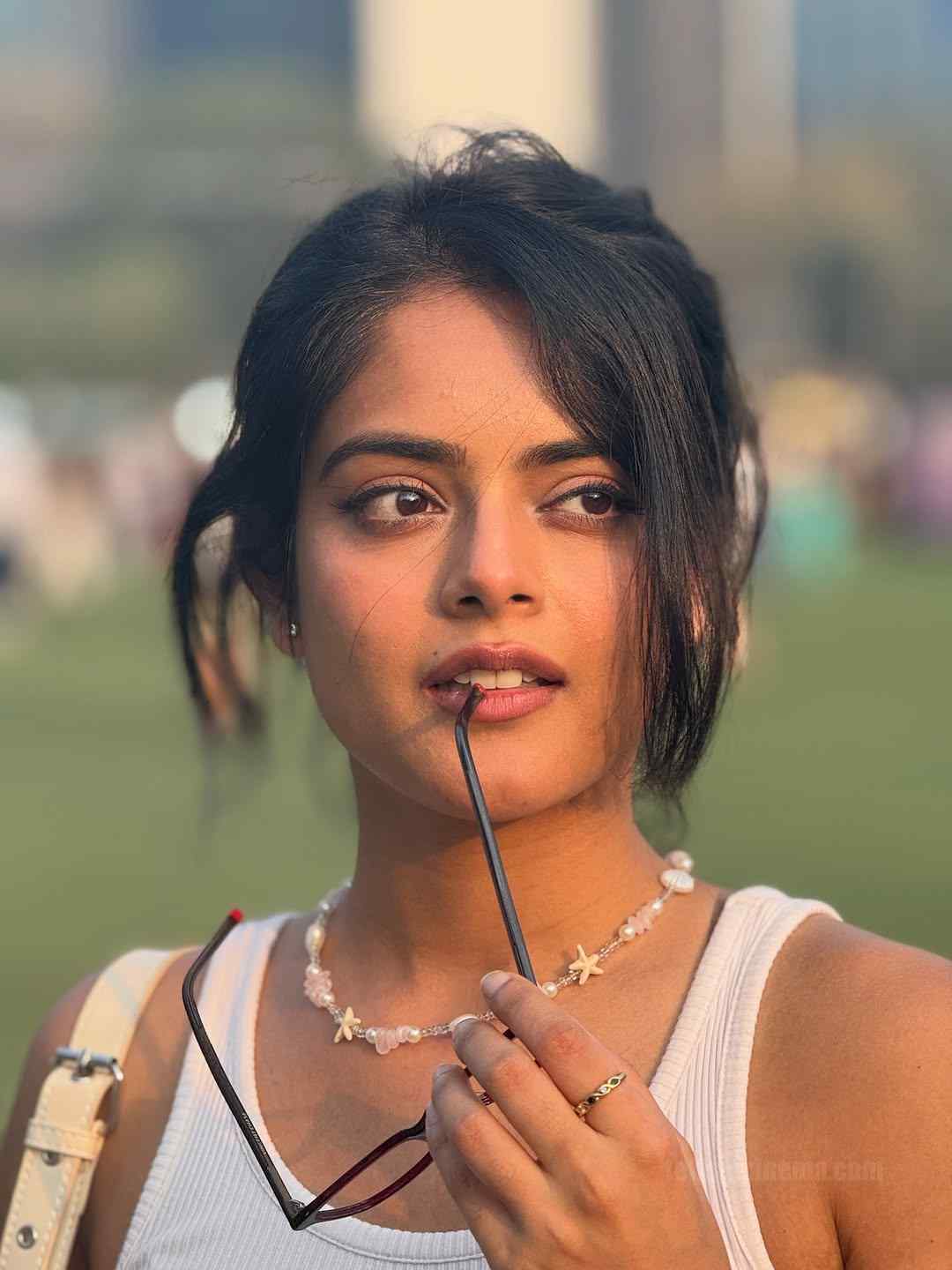 Riddhi Kumar strikes a pose