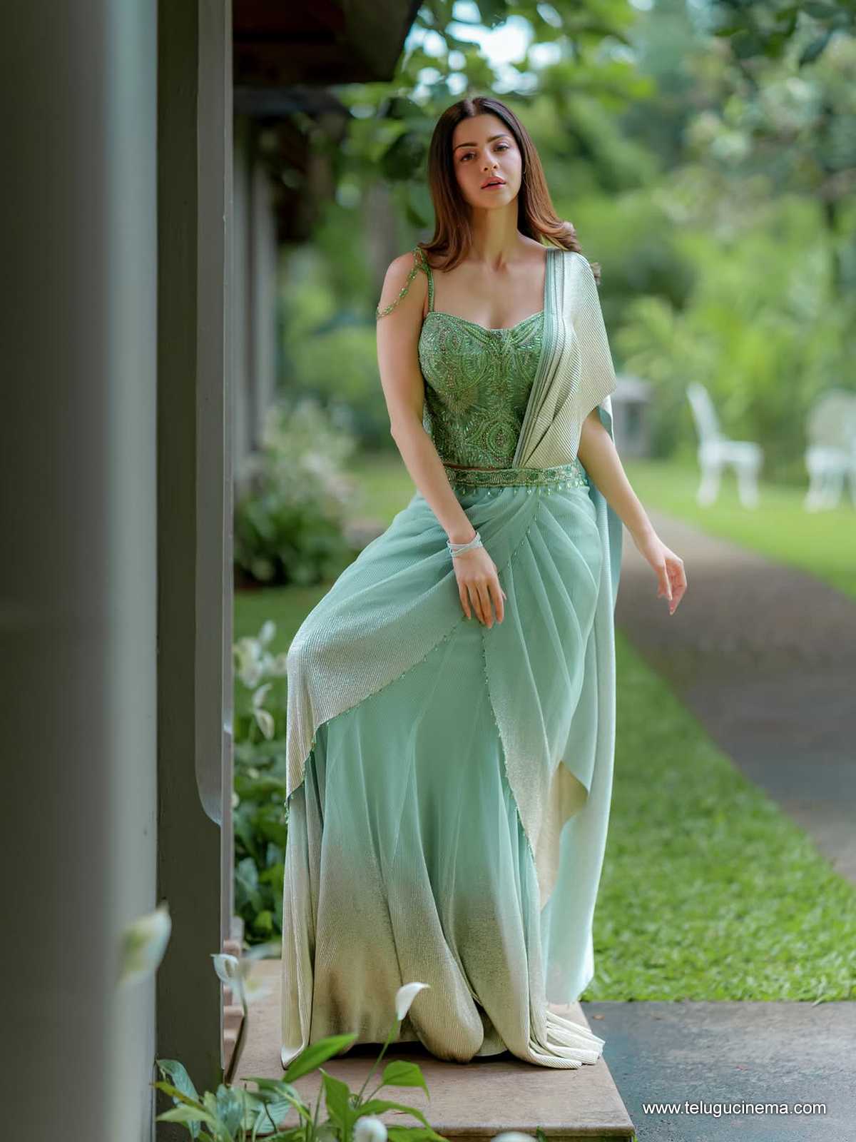 Vedhika stuns in a gorgeous