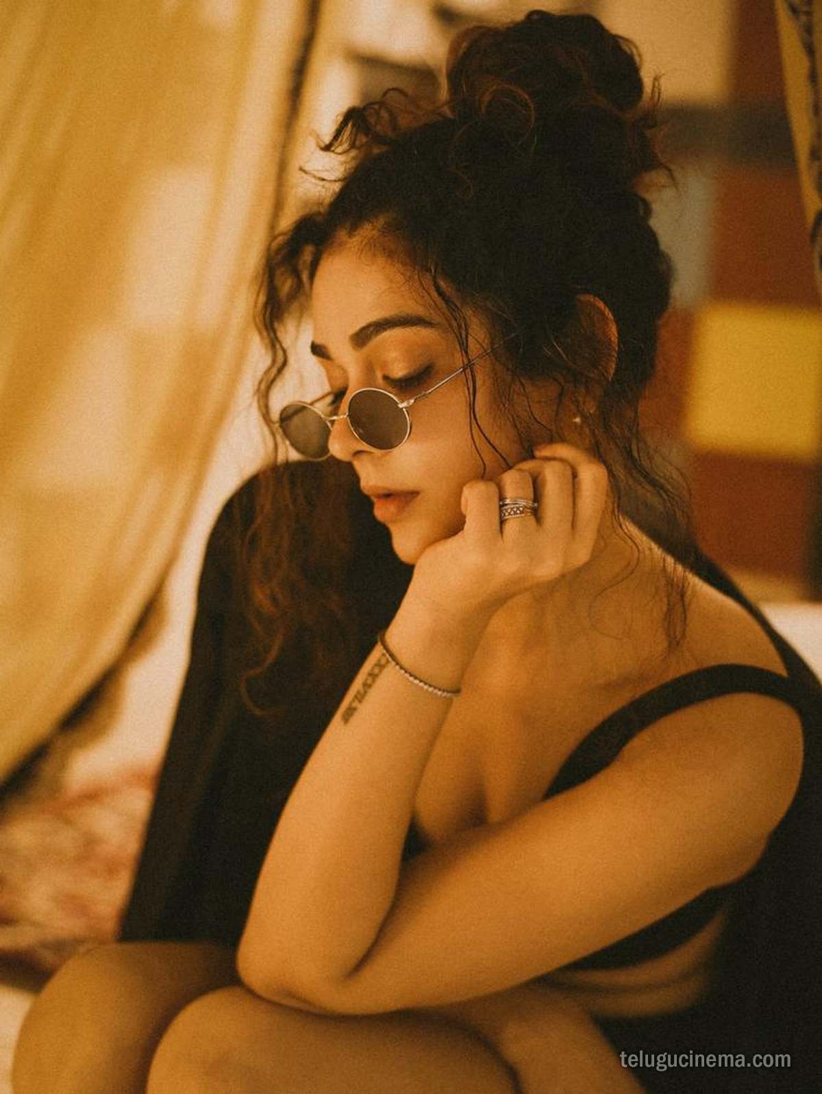 Aakanksha Singh sizzles in a chic black outfit