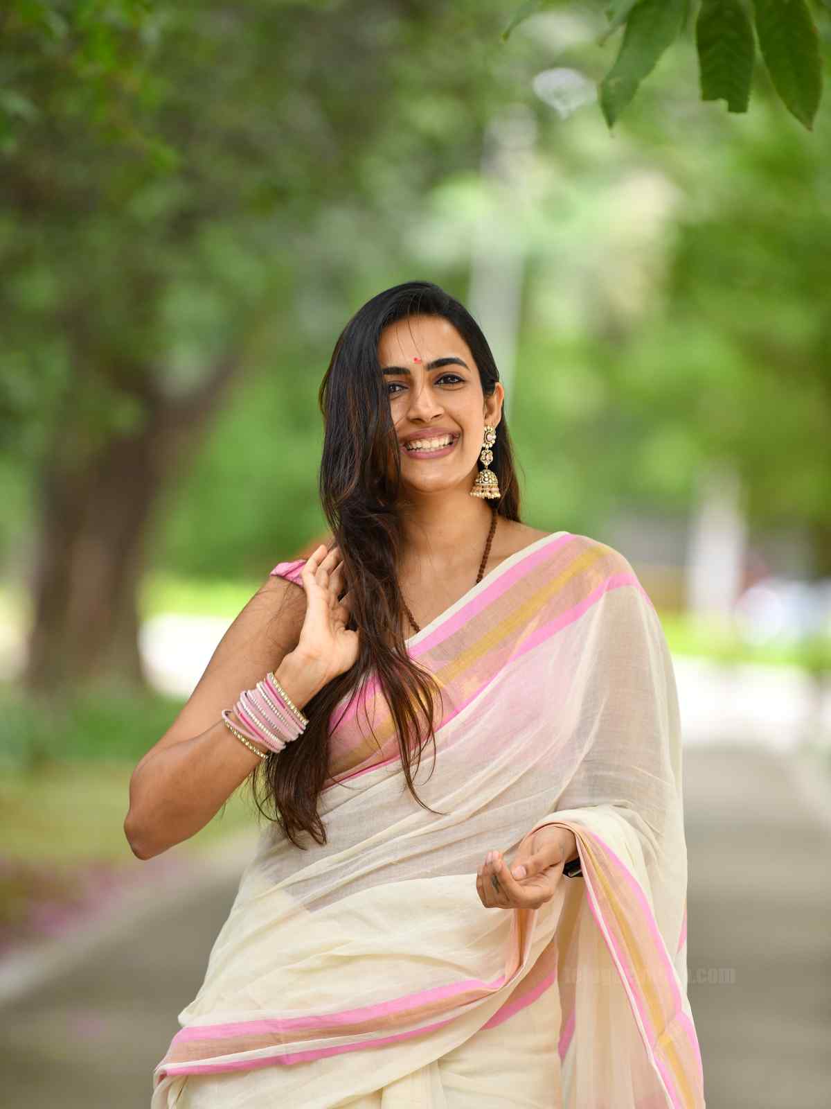 Niharika Konidela's elegant saree sook