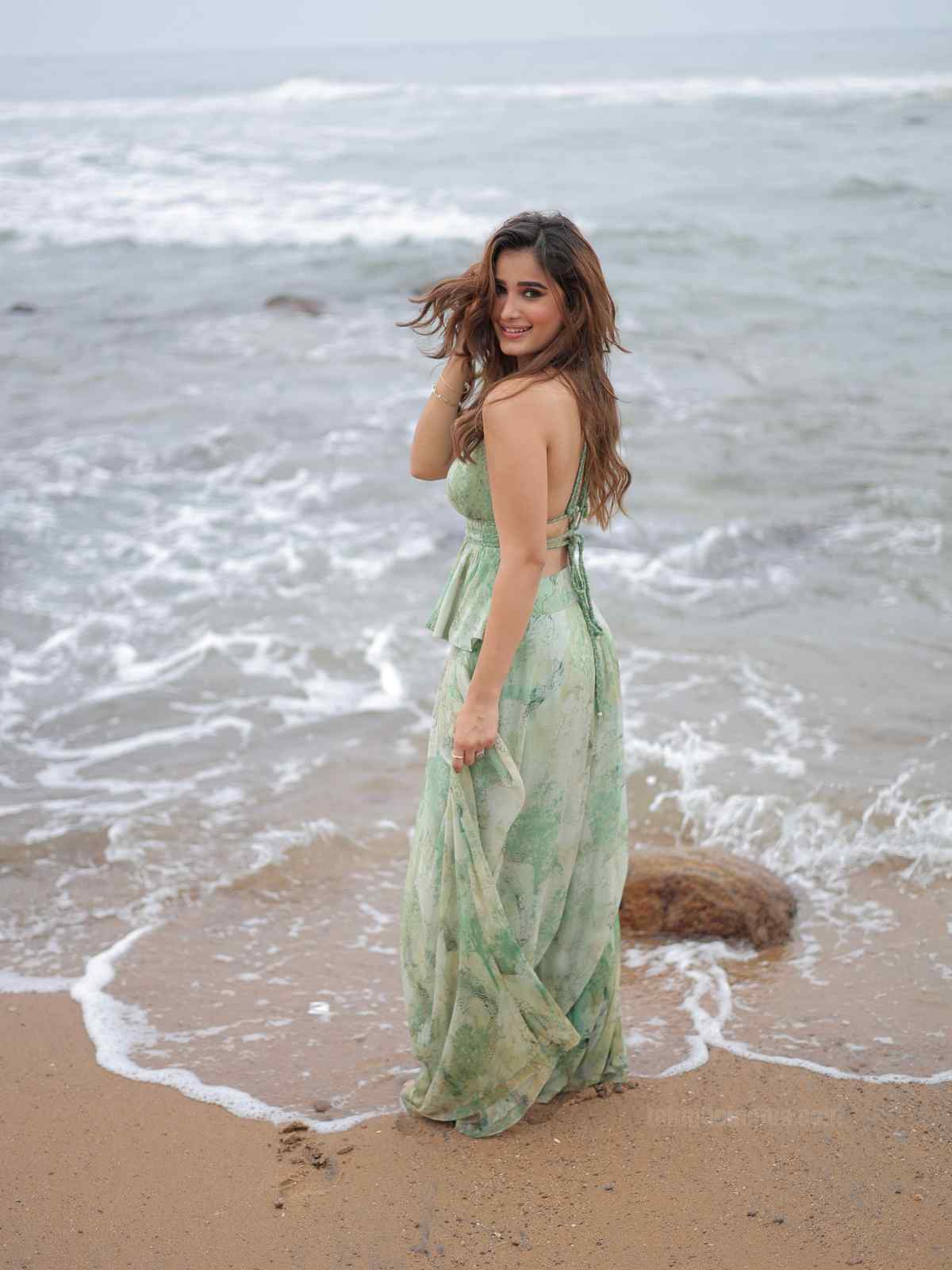 'Srinivasa Mangapuram' Rasha Thadani's beach moment